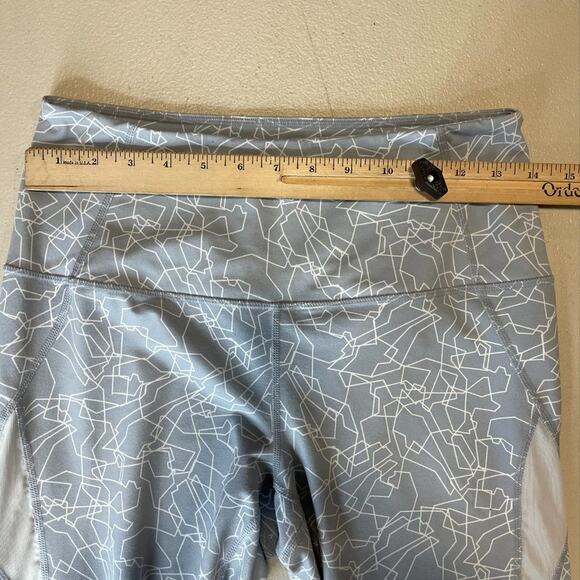 Zella Print Capri Leggings Size Medium - Picture 9 of 11